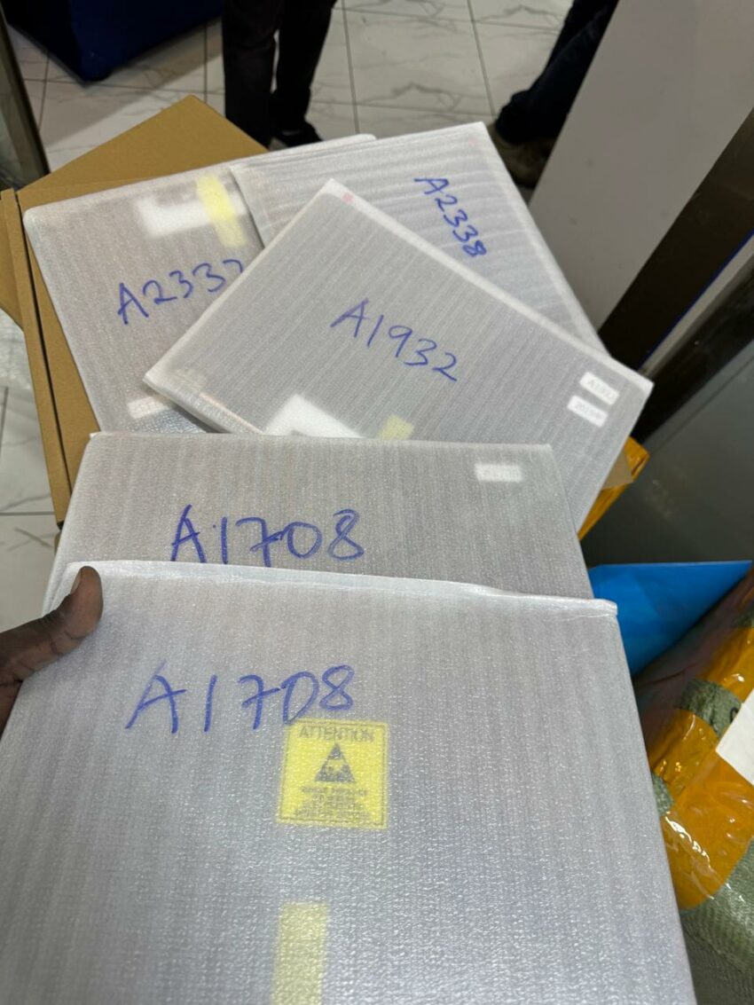 MacBook Air Retina 13" A1932 Late 2018 2019 Screen Replacement